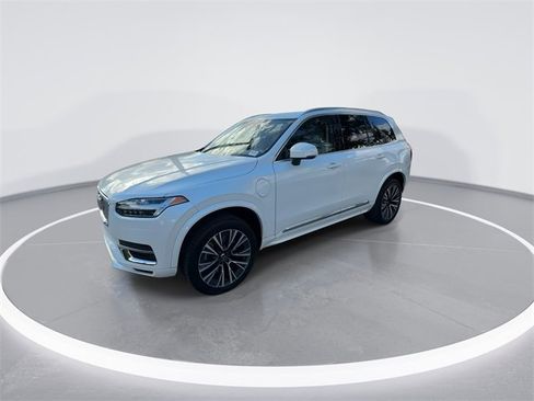 Used 2022 Volvo XC90 T8 Inscription Expression image 4