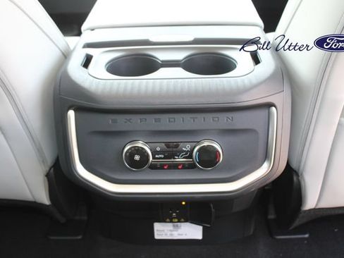 New 2027 Ford Expedition Platinum RWD image 11