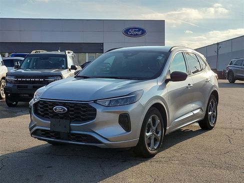 Used 2023 Ford Escape ST-Line w/ Tech Pack #1 image 2