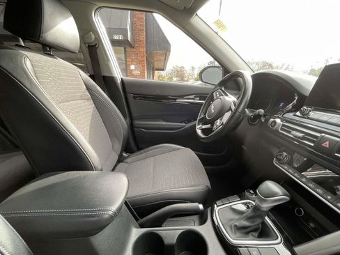 Used 2023 Kia Seltos S w/ Navigation Package image 16