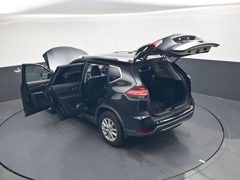 Used 2018 Nissan Rogue SV w/ Premium Package AWD/4WD image 42