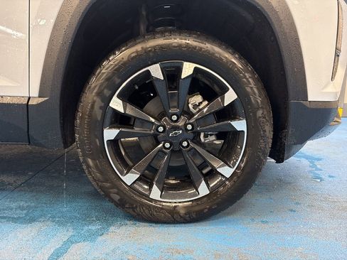 New 2026 Chevrolet Equinox RS w/ LPO, Floor Liner Package FWD image 3