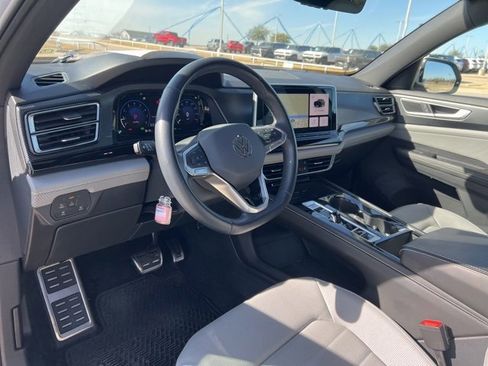 Used 2024 Volkswagen Atlas Cross Sport SEL R-Line image 20