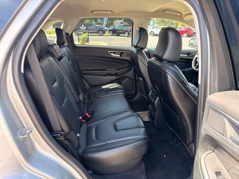 Used 2022 Ford Edge Titanium AWD/4WD image 16