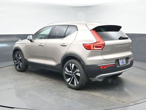 Used 2023 Volvo XC40 B5 Plus w/ Driver Assist Package image 6