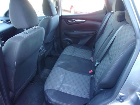 Used 2018 Nissan Rogue Sport SV w/ SV Technology Package image 7