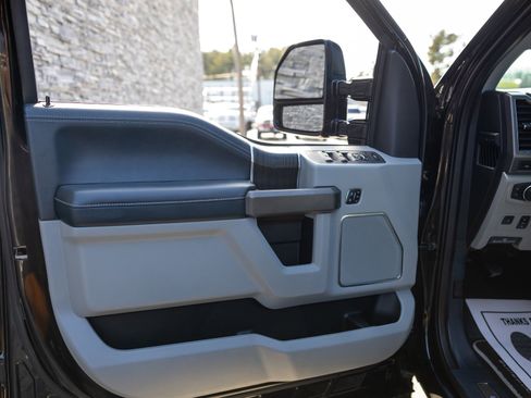 Used 2022 Ford F450 Limited w/ FX4 Off-Road Package image 32