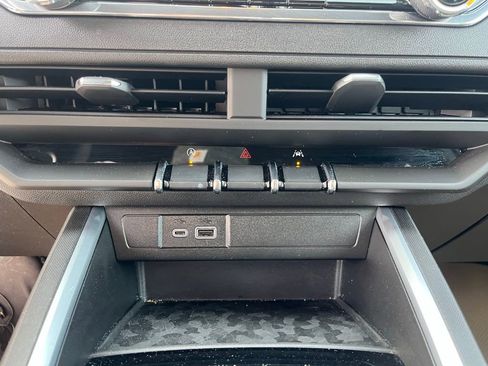 New 2025 Chevrolet Colorado W/T image 15