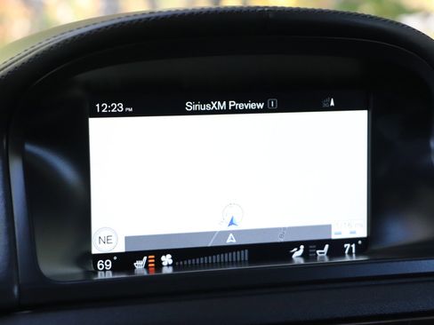 Used 2016 Volvo XC70 T5 Platinum w/ Climate Package image 22