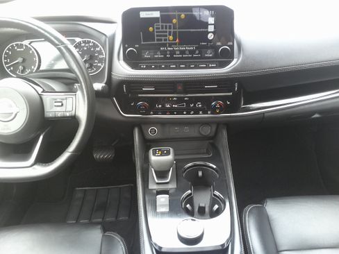 Used 2023 Nissan Rogue SL w/ SL Premium Package AWD/4WD image 18