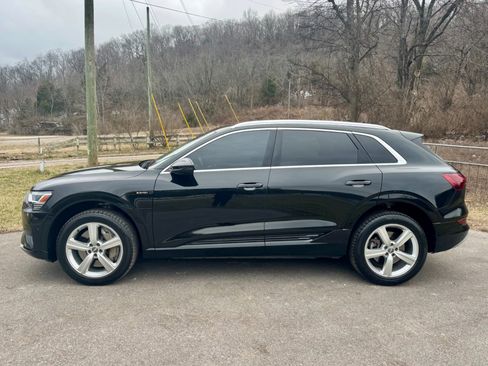 Used 2019 Audi e-tron Premium Plus image 8
