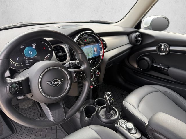 Used 2024 MINI Cooper 2-Door Hardtop FWD image 10