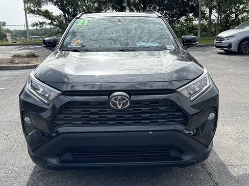 Used 2021 Toyota RAV4 XLE Premium FWD image 9