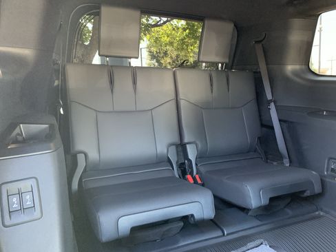 Certified 2025 Lexus GX 550 w/ Cold Area Package AWD/4WD image 33