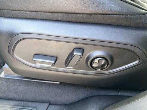 New 2025 Jeep Grand Cherokee Altitude AWD/4WD image 11