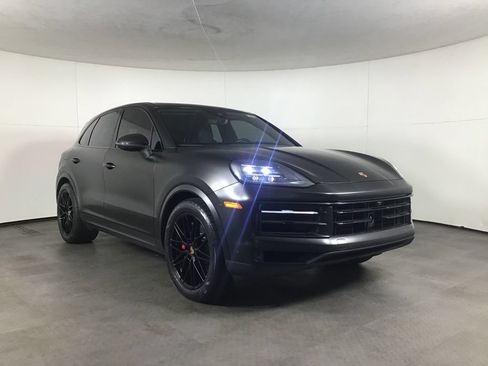 Certified 2024 Porsche Cayenne S AWD/4WD image 9