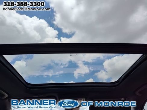 Used 2023 Chevrolet Tahoe Premier AWD/4WD image 24