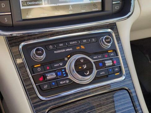 Used 2018 Lincoln Continental Black Label w/ Rear-seat Package FWD image 25