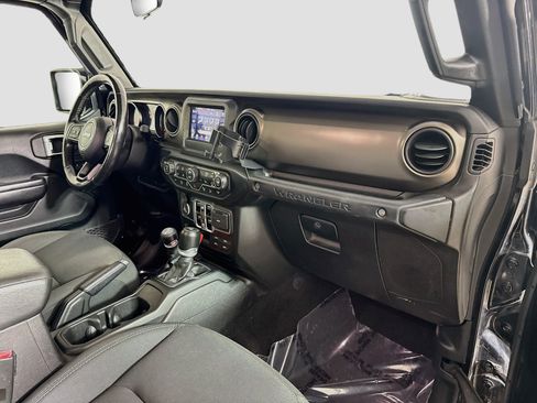 Used 2021 Jeep Wrangler Unlimited Sport AWD/4WD image 30