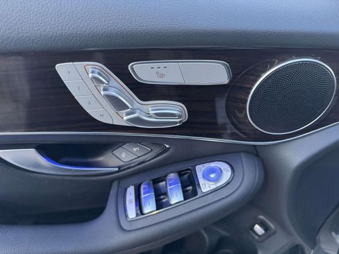 Used 2022 Mercedes-Benz GLC 300 4MATIC Coupe image 21