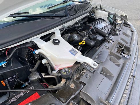 Used 2019 Chevrolet Express 2500 Extended w/ Driver Convenience Package RWD image 39