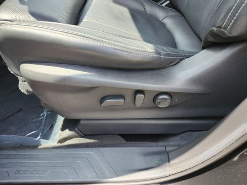 Used 2022 Subaru Ascent Limited AWD/4WD image 27