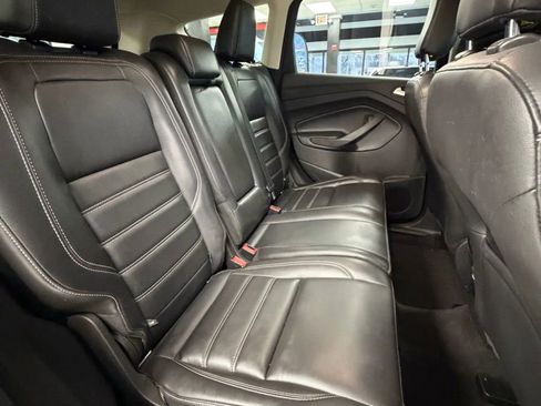 Used 2019 Ford Escape SEL image 17