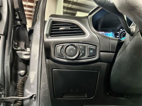 Used 2022 Ford Edge SE w/ Cargo Accessory Package image 13