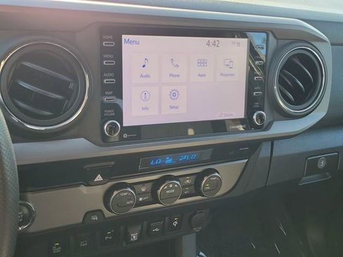 Used 2022 Toyota Tacoma TRD Off-Road w/ Technology Package RWD image 8