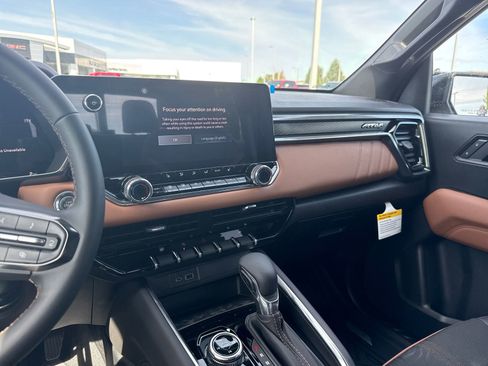 New 2026 GMC Canyon AT4 AWD/4WD image 13