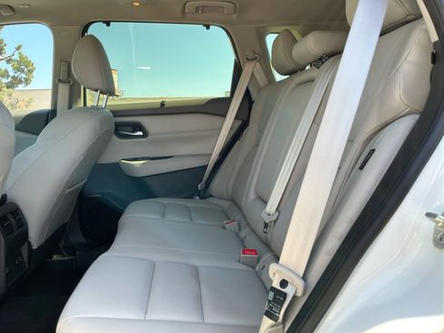 Used 2025 Nissan Rogue SL w/ Tech Package FWD image 18
