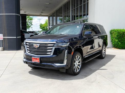 Used 2024 Cadillac Escalade ESV Premium Luxury Platinum AWD/4WD image 3