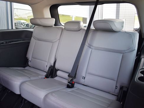 Used 2025 Ford Expedition Active AWD/4WD image 7