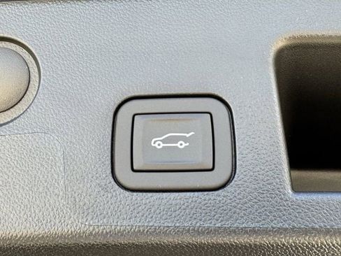New 2026 Chevrolet Equinox RS w/ Convenience Package III FWD image 27