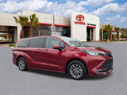 Used 2021 Toyota Sienna XLE