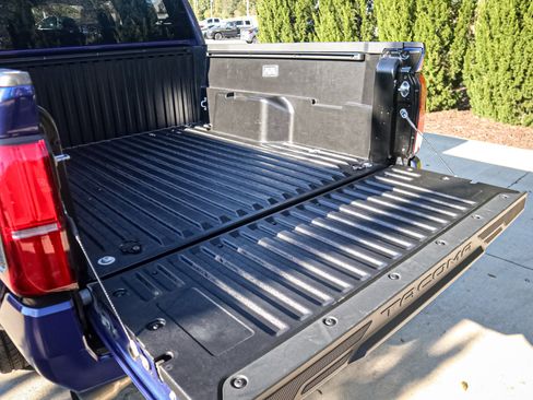 Used 2025 Toyota Tacoma SR5 image 30