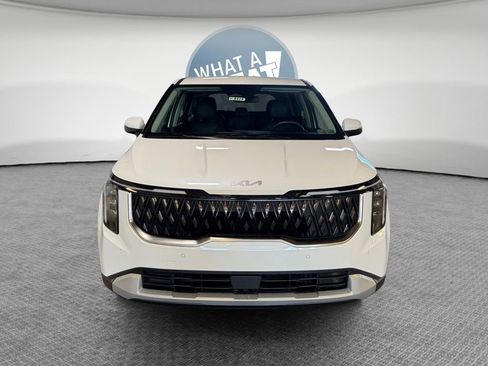 Certified 2026 Kia Carnival FWD image 9