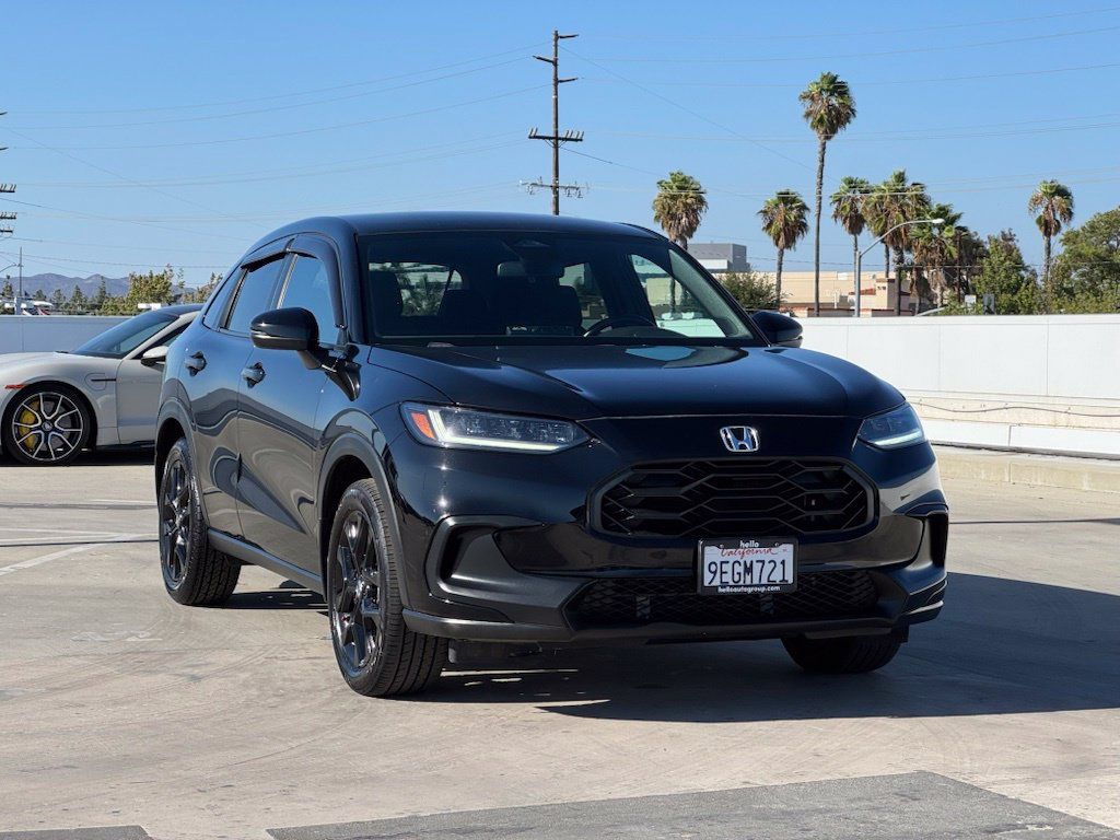 Used 2023 Honda HR-V Sport image 2