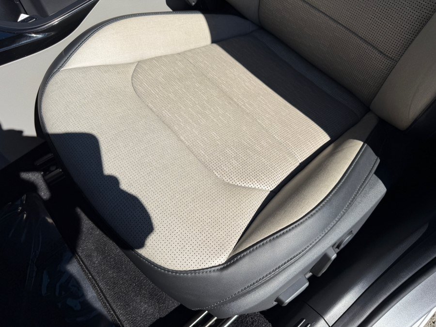 Used 2023 Kia Niro Wave w/ Wave Preserve Package FWD image 21