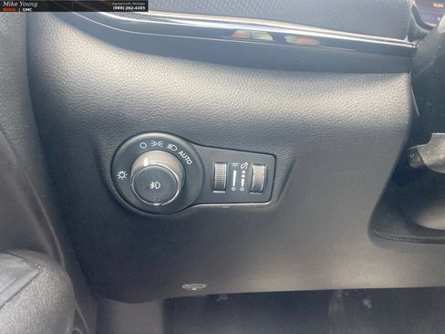 Used 2025 Jeep Compass Trailhawk AWD/4WD image 25