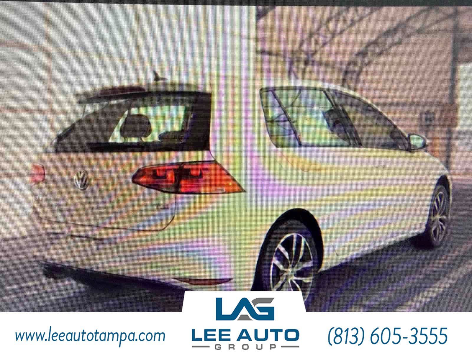 Used 2016 Volkswagen Golf SE FWD image 2