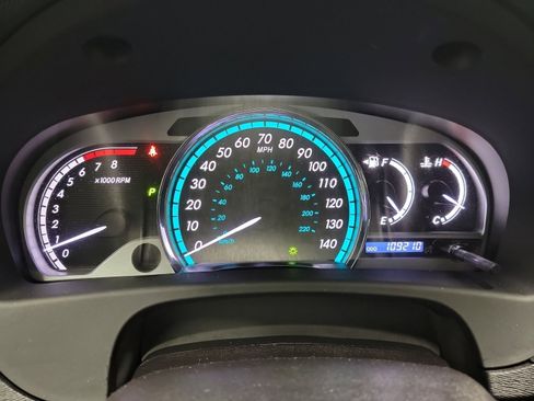 Used 2015 Toyota Venza XLE image 18