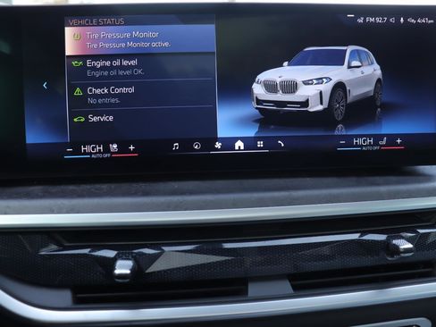 Certified 2024 BMW X5 xDrive40i w/ Premium Package image 38