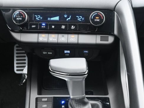 Certified 2025 Hyundai Elantra Sport image 16