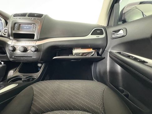 Used 2020 Dodge Journey SE w/ SE Popular Equipment Group FWD image 29