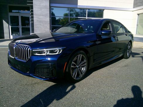 Used 2021 BMW 750i xDrive w/ Luxury Rear Seating Package AWD/4WD image 23