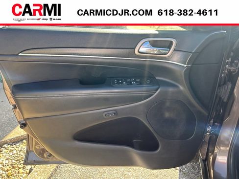 Used 2017 Jeep Grand Cherokee Limited w/ Luxury Group II AWD/4WD image 15