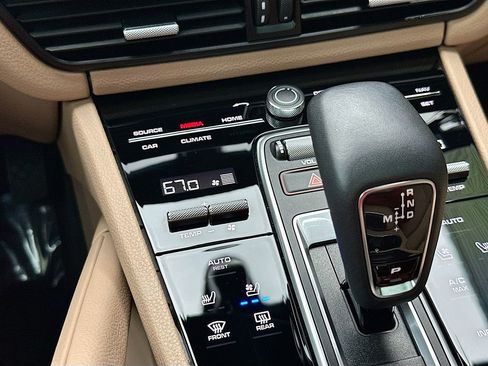 Certified 2023 Porsche Cayenne Platinum Edition AWD/4WD image 18