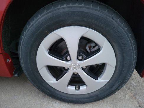 Used 2014 Toyota Prius Two image 35