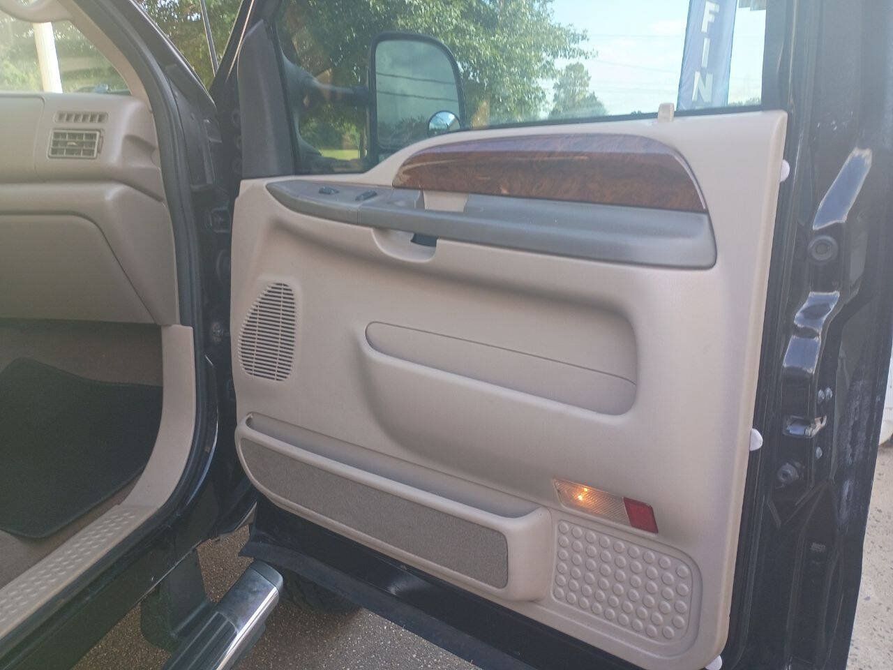 Used 2000 Ford Excursion Limited AWD/4WD image 12